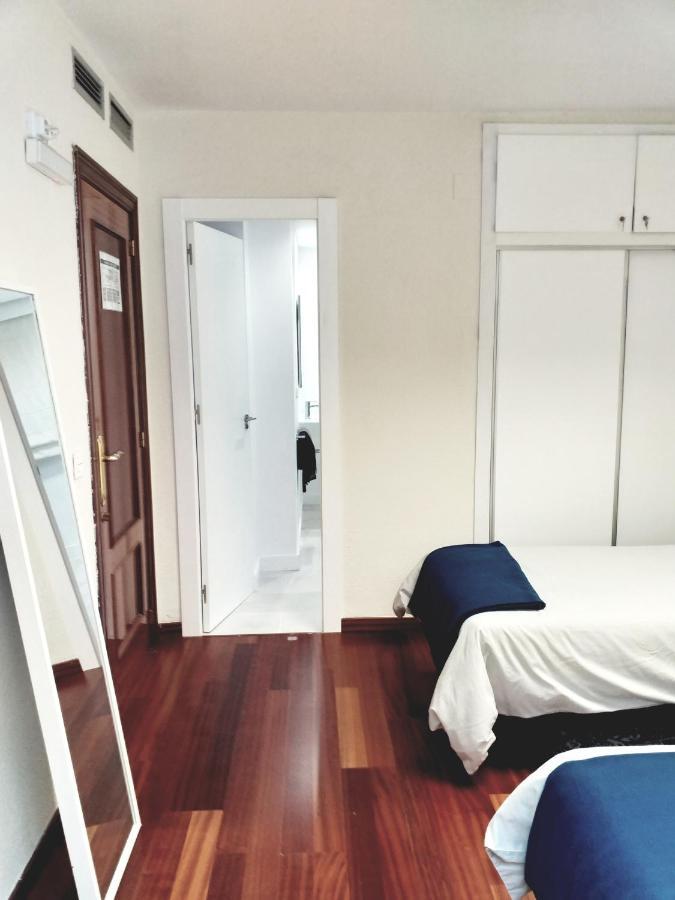 Large Apartment With Large And Sunny Terrace - Garden & Outdoor Gym , Alicante Center Ngoại thất bức ảnh