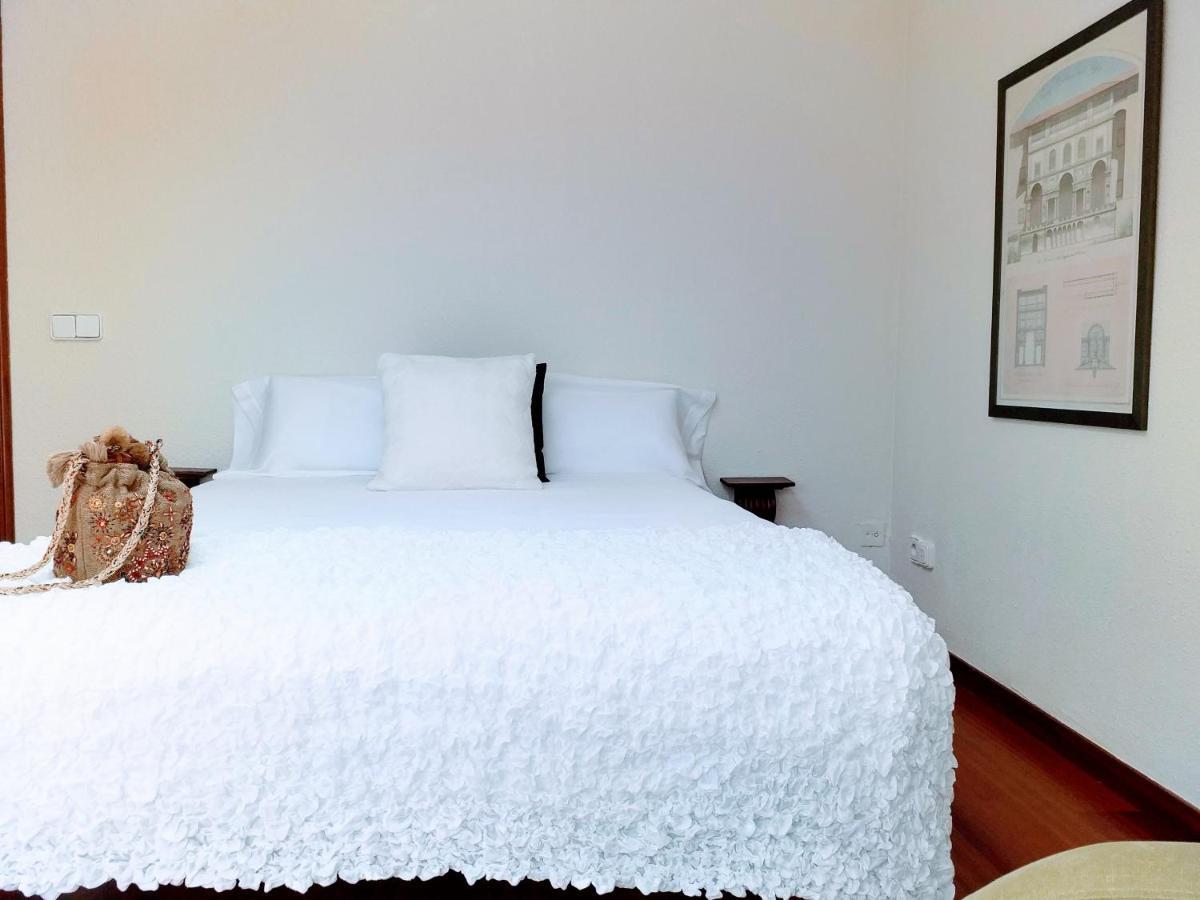 Large Apartment With Large And Sunny Terrace - Garden & Outdoor Gym , Alicante Center Ngoại thất bức ảnh